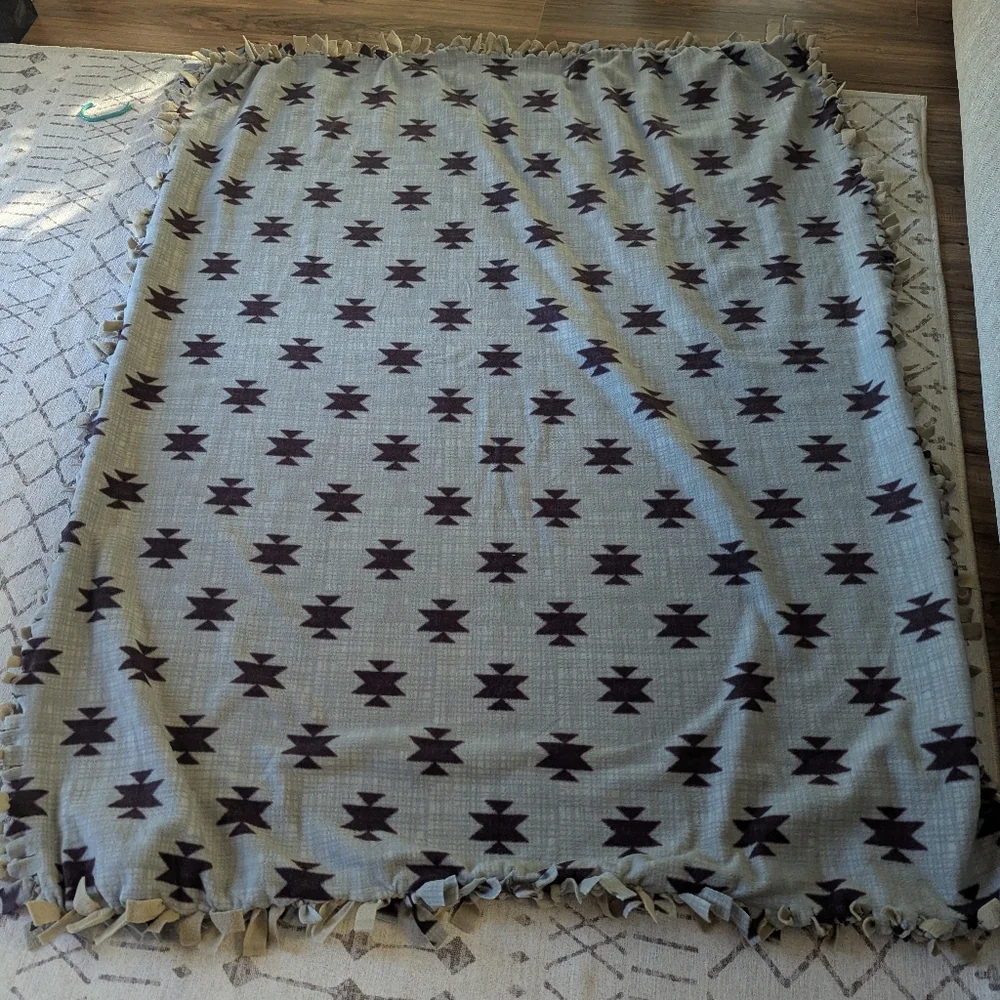 Like New Fleece Gray tribal blanket 65 x52.